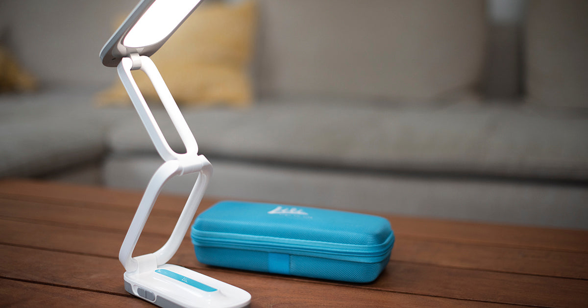 Lampe Lili - lampe nomade pour dyslexique
– Lili for Life